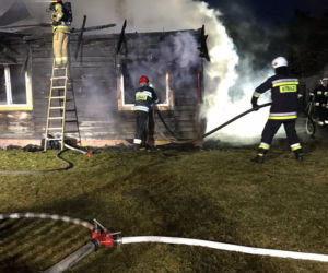 Pożar drewnianego domu w Jastkowicach