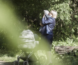 Zabrała wnuczka do lasu