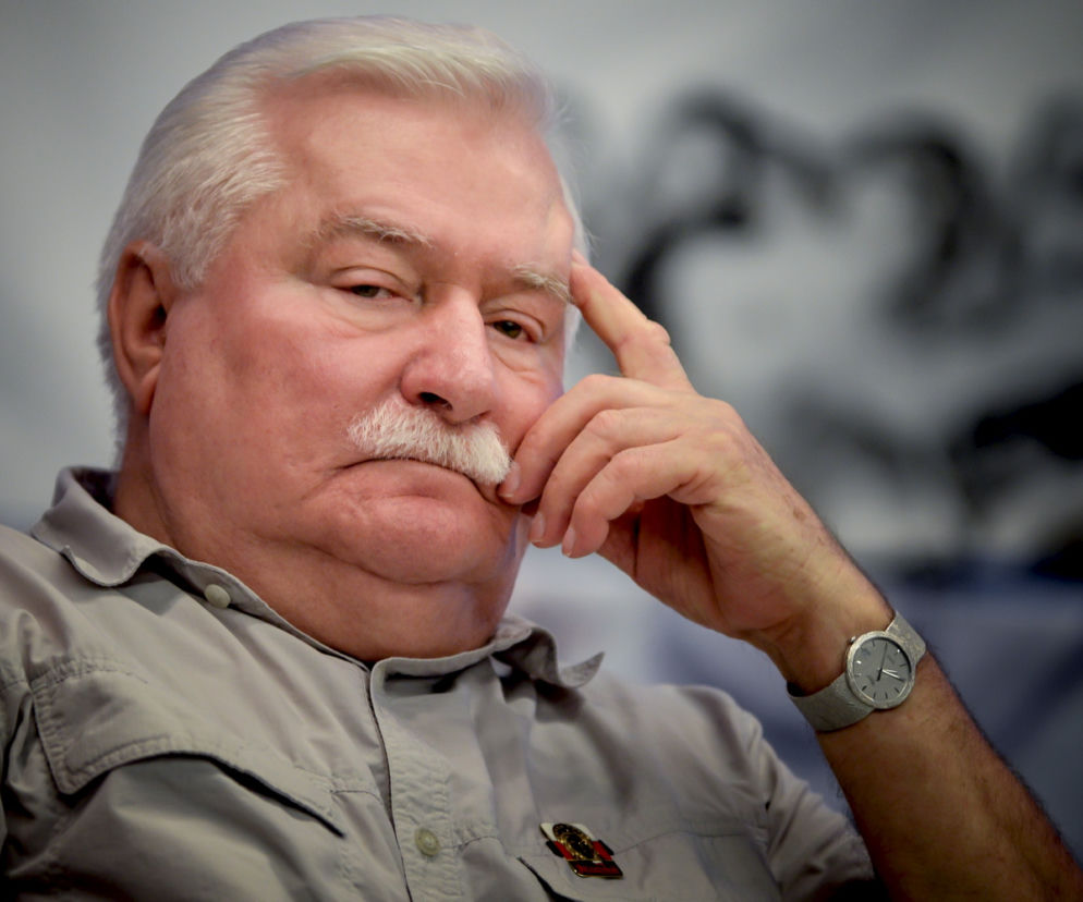 1pub_Cenckiewicz: Wałęsa, gdzie Twoja żałoba?! Wałęsa: Pastwisz się nad cierpiącym rodzicem!