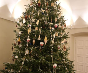 W Pałacu Prezydenckim już święta. Marta Nawrocka z rodziną ubierała choinkę