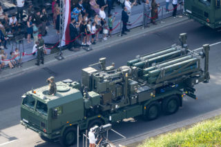 Święto Wojska Polskiego 2026: Wielka defilada w Warszawie i parada morska w Gdyni. Tysiące żołnierzy i ten sprzęt wojskowy zaskoczą Polaków