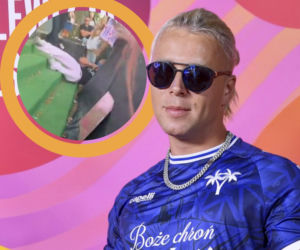 Skolim spadł ze sceny podczas koncertu. Fani biją na alarm