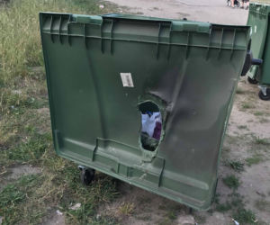 Zniszczone kontenery nad Wartą