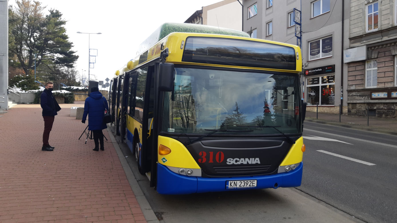 Solski autobus bajkowy