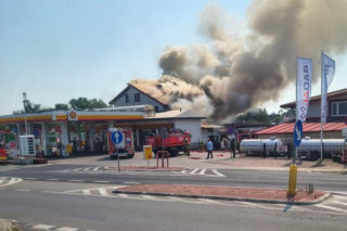 Żelechów: Pożar przy stacji paliw. Kłęby czarnego dymu widać z wielu kilometrów!