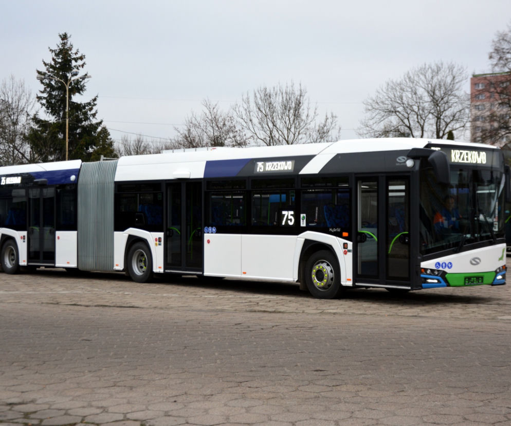 Autobus hybrydowy
