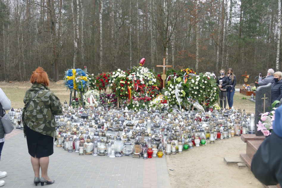 Wojna nad grobem Krawczyka