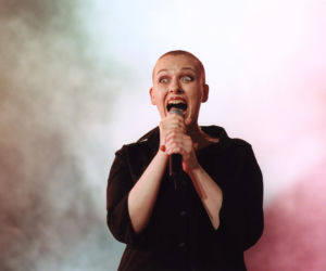 Tak na przestrzeni lat zmieniała się Katarzyna Nosowska. Dziś jest jedną z najbardziej cenionych wokalistek w kraju