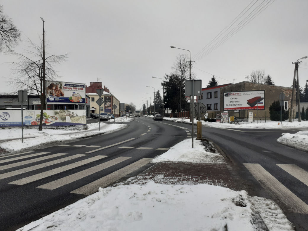 Ulica Kazimierzowska i zabytkowy budynek Mazowieckiego Ośrodka Doradztwa Rolniczego w Siedlcach w połowie lutego 2021