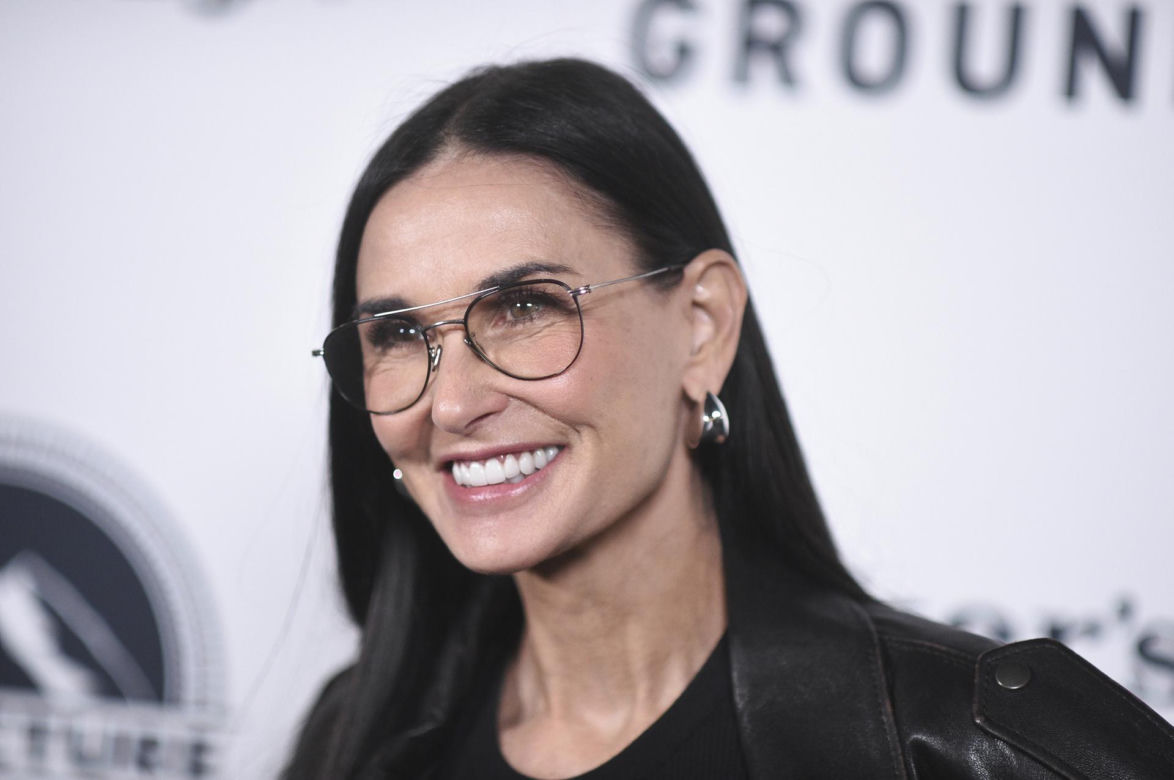 Pawłowicz vs Demi Moore