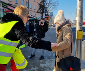 W walentynki policja przypomina, że kochać musimy się też na drodze