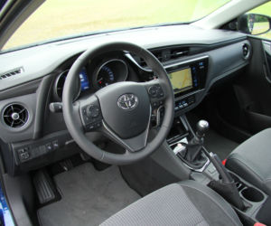 Toyota Auris Touring Sports lifting