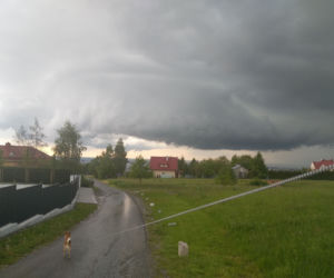 Potężna chmura szelfowa nad Rzeszowem. Ten widok wbija w fotel! 