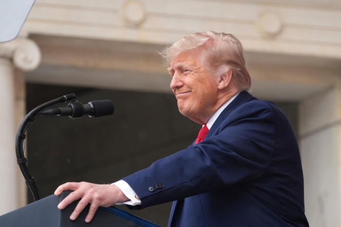 Bawół wygląda jak Donald Trump! To ocaliło mu życie