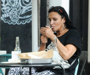  Kayah w restauracji i na rowerze