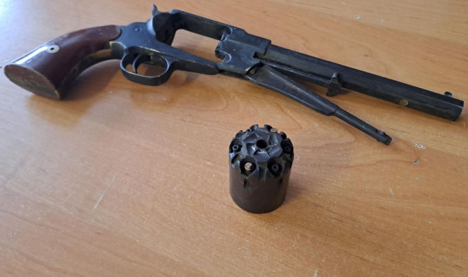 "Wjechaliśmy z buta na twoją chatę". Złodzieje wysłali SMS-a do właścicielki mieszkania