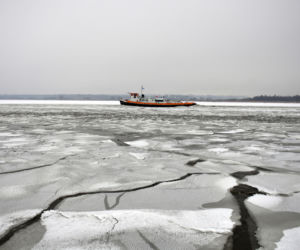 Szczecin: Lodołamacze na Odrze i jez. Dąbie