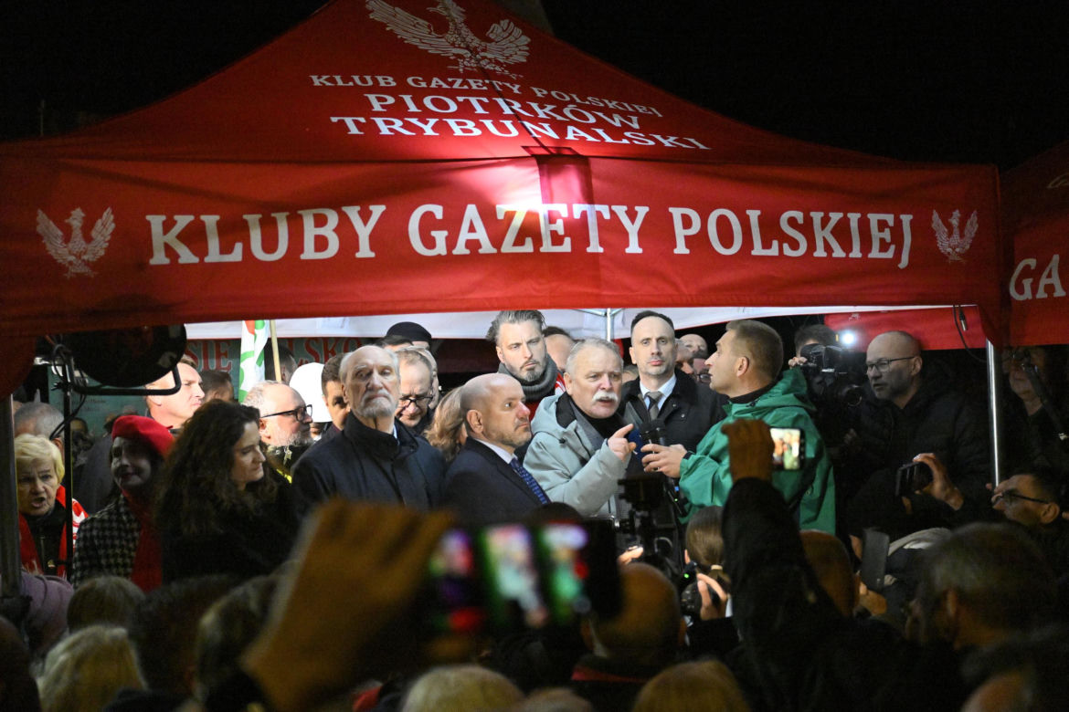 Chaos pod Trybunałem Konstytucyjnym