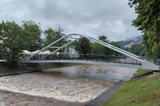 To najdłuższa rzeka Polski. Wypływa spod ziemi w woj. śląskim