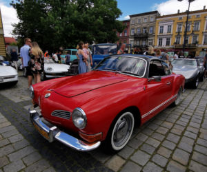 Klasyki motoryzacji na Rynku w Ostrowie Wielkopolskim