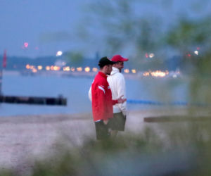 Piłkarze po porażce poszli na plażę