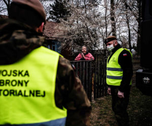 Podlascy żołnierze rozwożą żywność we współpracy z Caritas