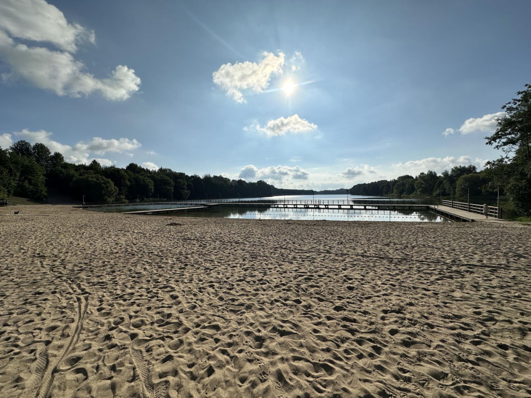 Koszmar na strzeżonej plaży. 10-latek utonął w jeziorze Sajmino