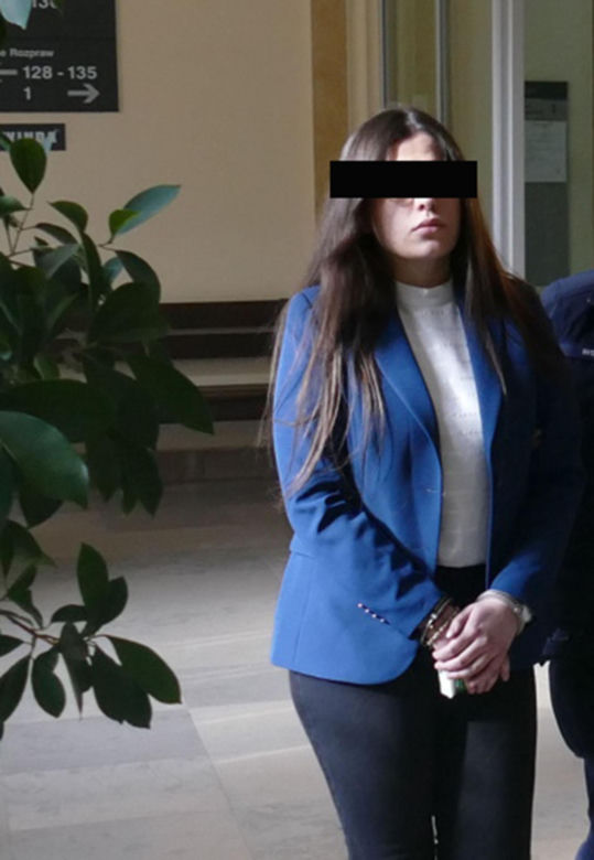 Sąd skazał krwawą Kingę za usiłowanie zabójstwa na ulicy. „Nadzwyczajne złagodzenie kary”
