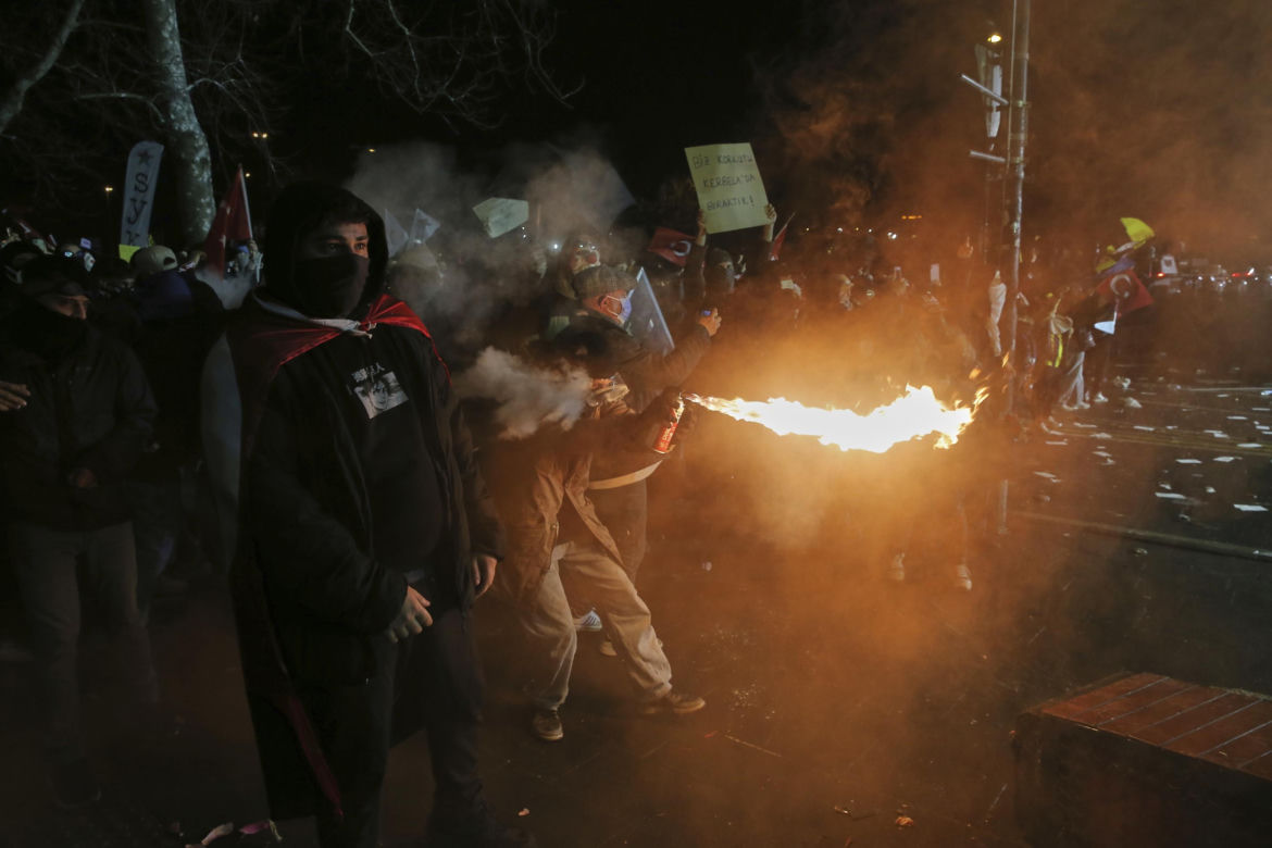 Turcja. Dziesiątki tysięcy demonstrantów ponownie na ulicach Stambułu