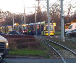 Kolizja tramwaju z samochodem ul. Czerwona Droga