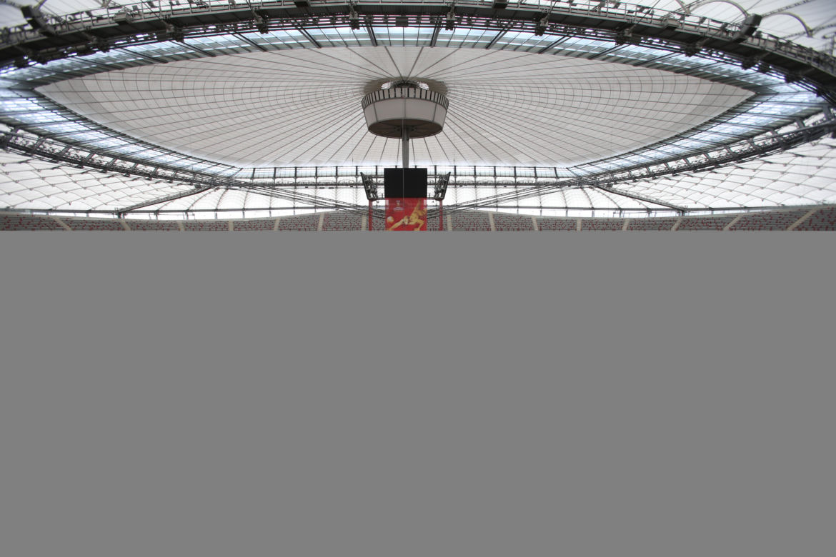 Na Stadionie Narodowym zagrają 45 cm nad ziemią