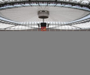 Na Stadionie Narodowym zagrają 45 cm nad ziemią