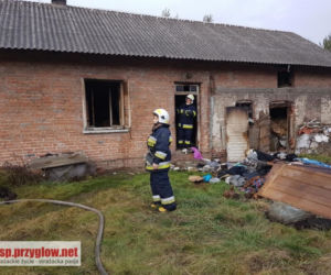 80-latka zginęła w pożarze swojego domu. Jej ciało leżało obok spalonego łóżka 