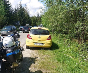 Tłumy na parkingach pod Morskim Okiem