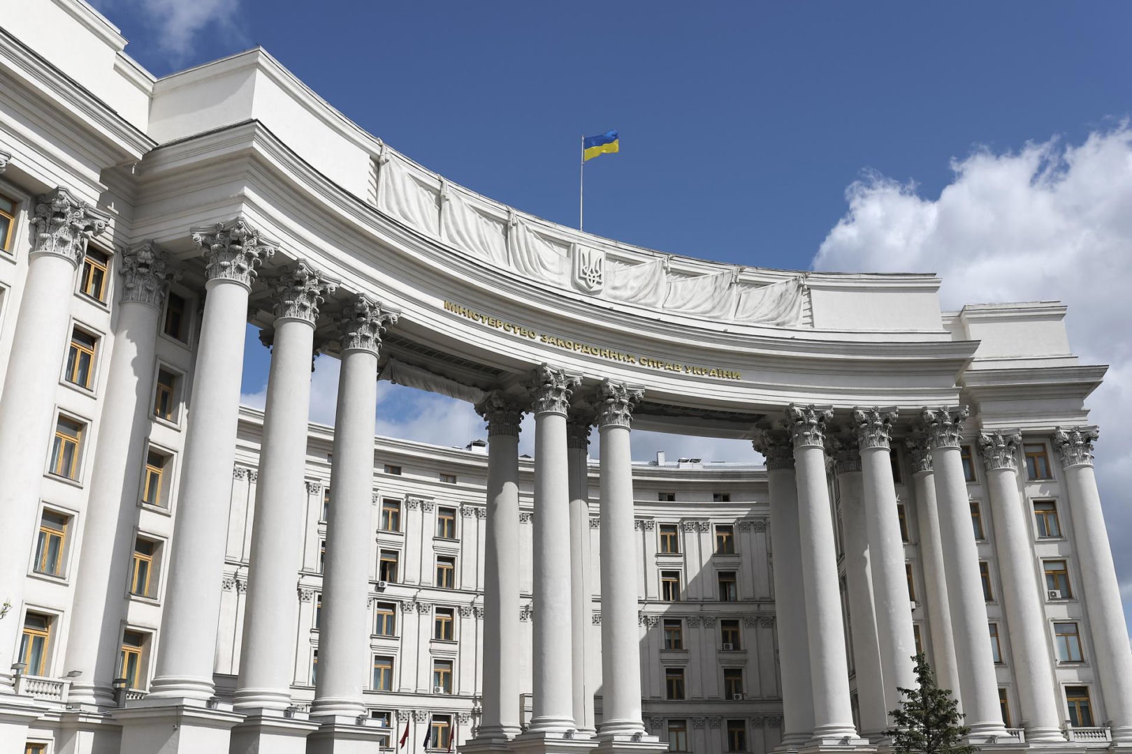 Деньги, предназначенные для помощи Украине, якобы были разворованы. Бывший высокопоставленный чиновник МИД из…