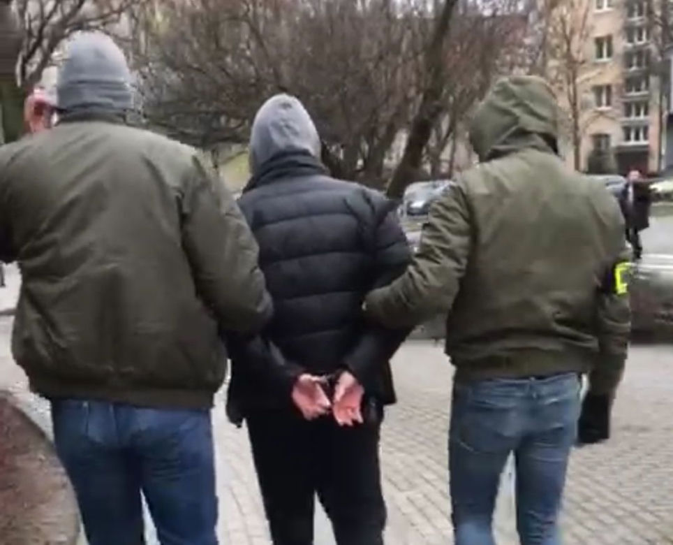 Poznań: Wymieszali OGÓRKI z MARIHUANĄ! Ponad ćwierć tony narkotyków! "To zielone i tamto zielone"