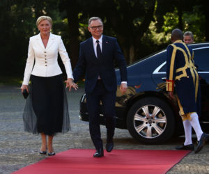 Duda, Komorowski, Kwaśniewski i Wałęsa. Oto byli prezydenci objęci podwyżkami