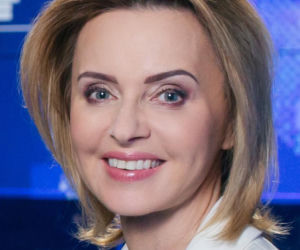 JOLANTA PIEŃKOWSKA PIĘKNIEJSZA NIZ ĆWIERĆ WIEKU TEMU