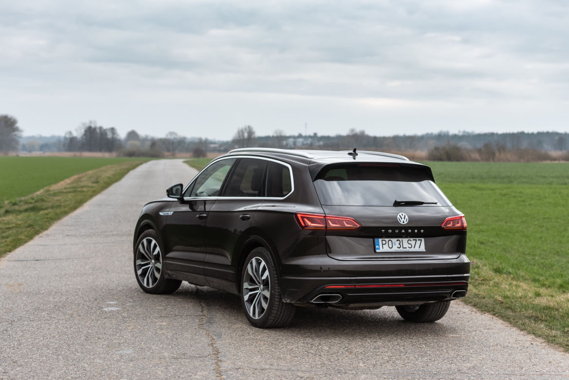 Volkswagen Touareg R Line 4.0 V8 TDI 422 KM