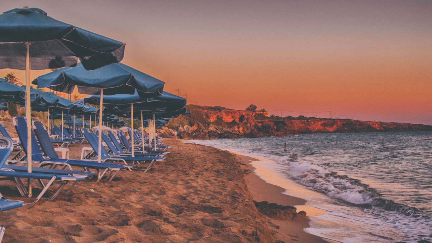 Najbardziej wkurzające zachowania na plaży. To robią Polacy na wakacjach!