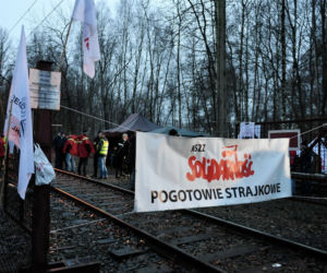 Górnicy na torach. Wraz z Agrounią blokują dostawy węgla do elektrowni