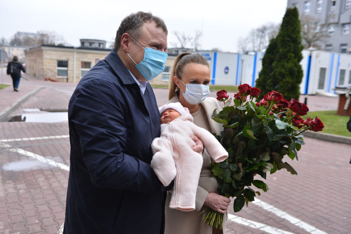 Joanna Kurska wyszła ze szpitala. Oto córka Joanny i Jacka Kurskich