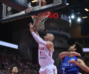 Polski gwiazdor koszykówki poleciał do Rosji! Szokujące zachowanie w obliczu wojny