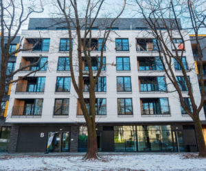 Uwagę zwracają dziś takie adresy jak ul. Dębowa 1 w Łodzi. To tam powstały Apartamenty Dębowa - inwestycja zlokalizowana w centrum Łodzi, w sąsiedztwie alei stuletnich dębów