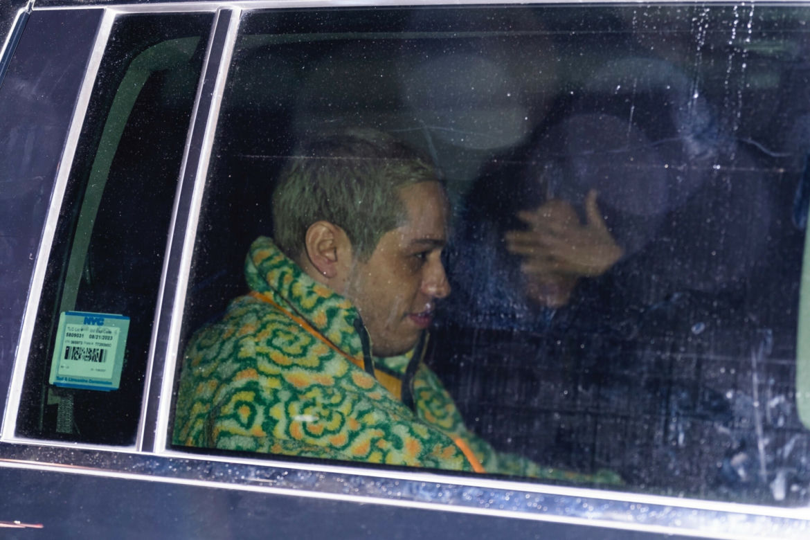 Kim Kardashian i Pete Davidson w drodze do kina