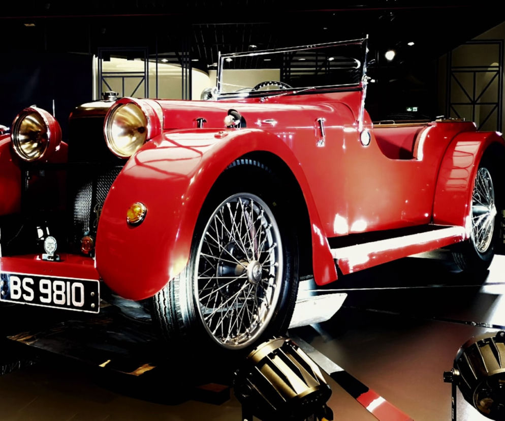 Płock. Auto-dzieło sztuki w Muzeum Mazowieckim! Orlen sprowadził je z Anglii [ZDJĘCIA]