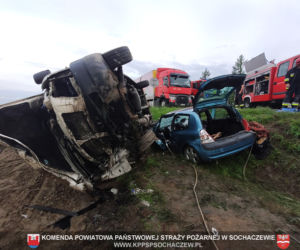 Czołowe zderzenie w Giżyczkach! Zakleszczona kobieta zabrana do szpitala!