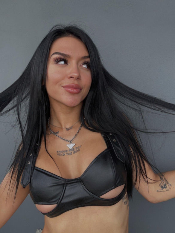 Elayna Black/Cora Jade