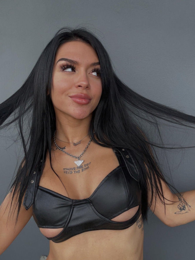Elayna Black/Cora Jade