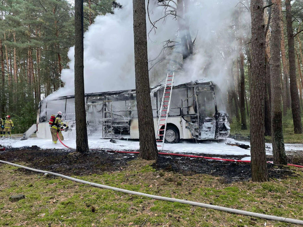 Pożar autobusu z przedszkolakami w Wielkopolsce! W pojeździe było 44 dzieci i 5 opiekunów